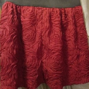 Swoosh size L red skirt.
